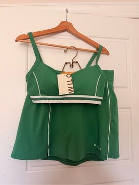 NWT Wilo Green Women's Skort Athletic Set